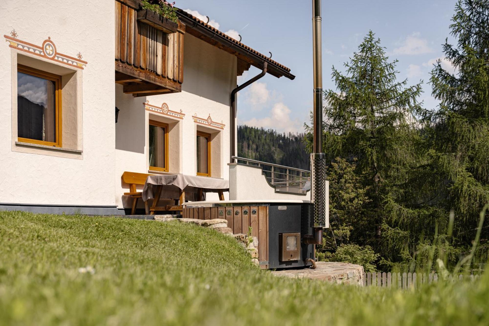 Ciasa Iachin - Dolomites Dream Retreat Daire San Martino in Badia Dış mekan fotoğraf