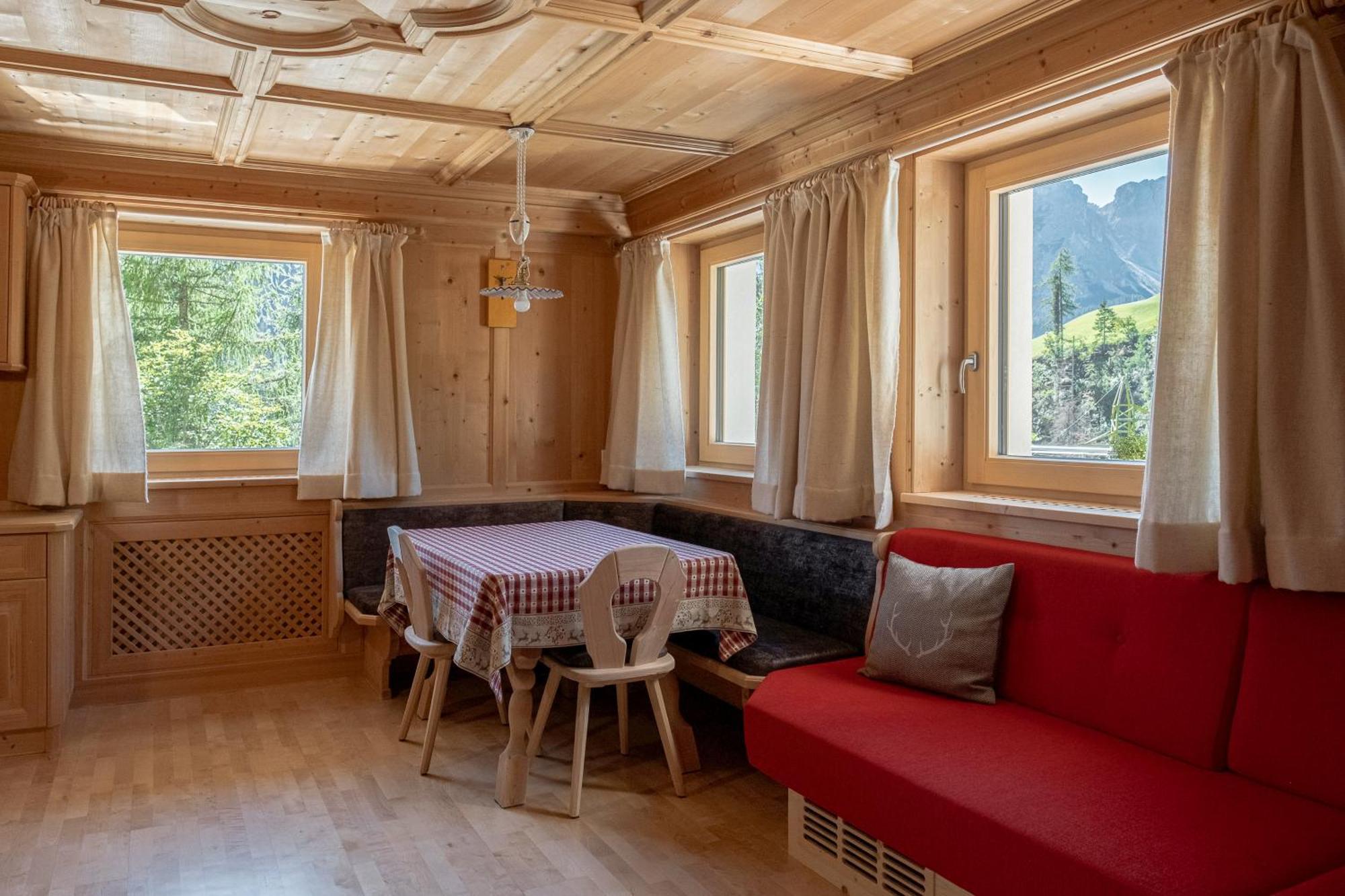 Ciasa Iachin - Dolomites Dream Retreat Daire San Martino in Badia Dış mekan fotoğraf